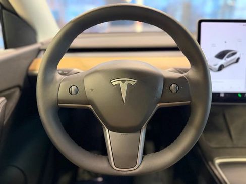 Used 2021 Tesla Model Y Long Range image 26