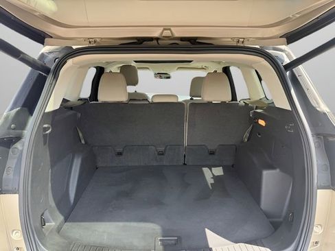 Used 2018 Ford Escape Titanium w/ Ford Safe & Smart Package AWD/4WD image 10