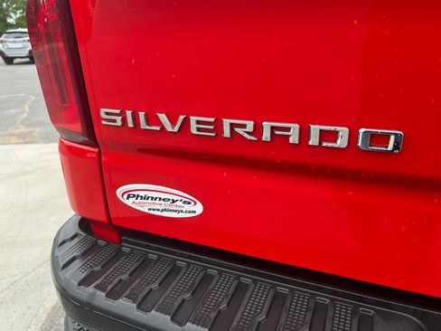 Used 2021 Chevrolet Silverado 1500 LT Trail Boss w/ Convenience Package II image 18