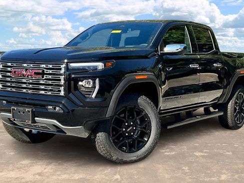 New 2026 GMC Canyon Denali w/ LPO, Denali Black Edition image 2