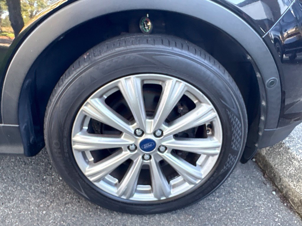 Used 2017 Ford Escape Titanium w/ Canadian Touring Package AWD/4WD image 14