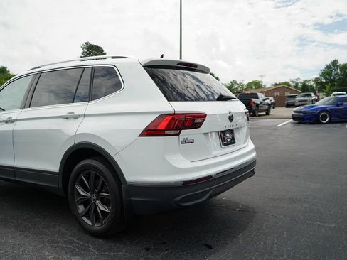 Used 2022 Volkswagen Tiguan SE w/ Panoramic Sunroof Package AWD/4WD image 21