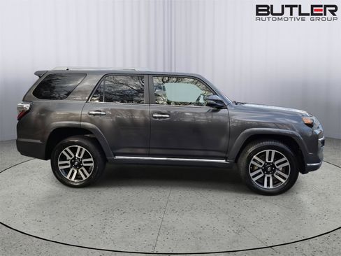 Used 2018 Toyota 4Runner Limited image 4