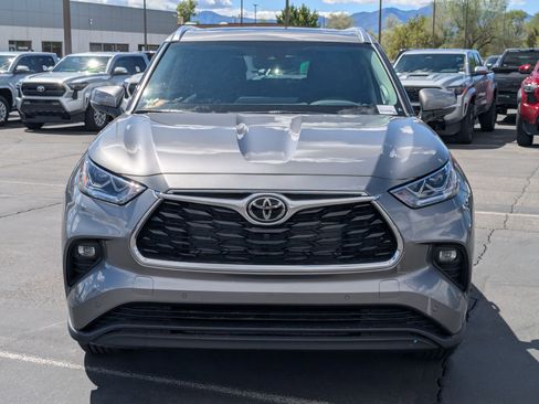 New 2026 Toyota Highlander Limited AWD/4WD image 9