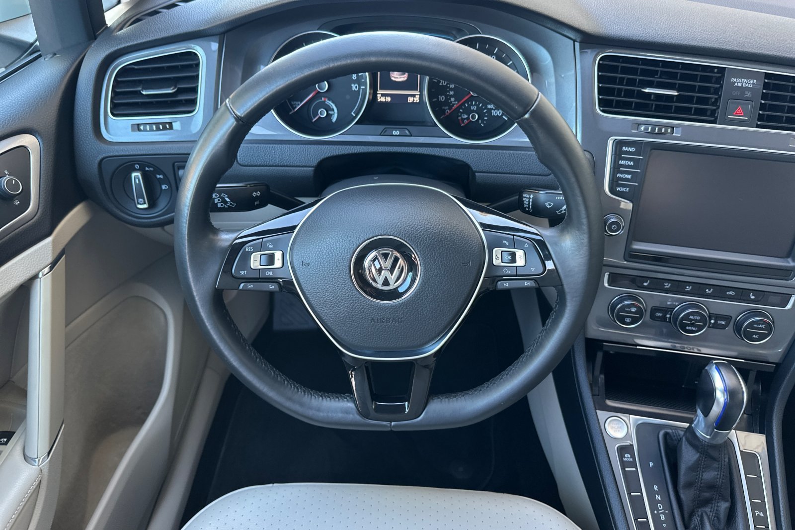 Used 2016 Volkswagen e-Golf SEL Premium FWD image 14