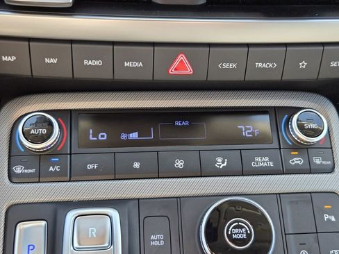Used 2025 Hyundai Palisade SEL FWD image 22