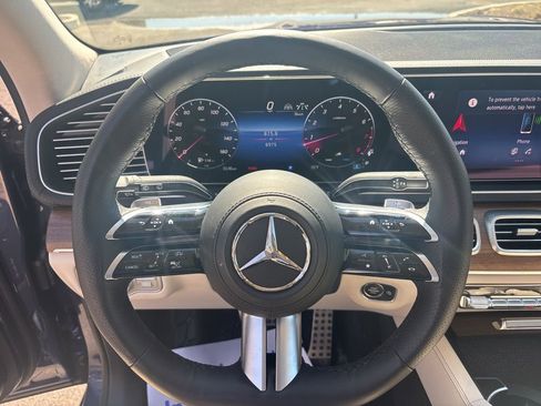 Used 2026 Mercedes-Benz GLS 450 4MATIC image 18