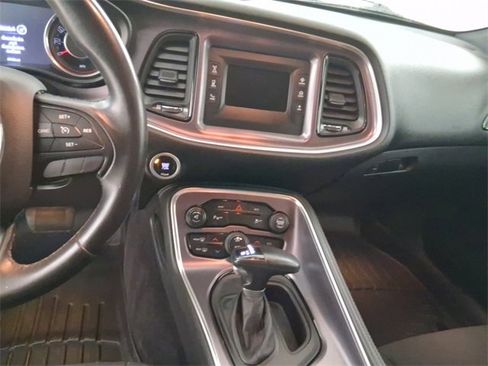 Used 2016 Dodge Challenger SXT w/ Driver Convenience Group image 21