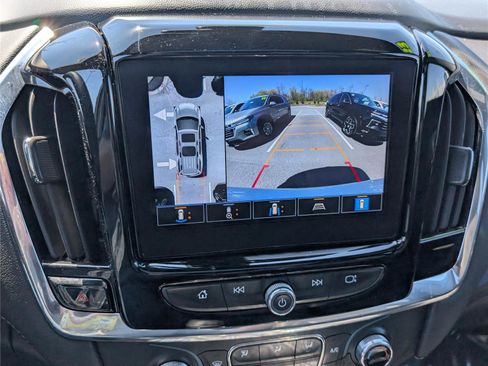 Used 2023 Chevrolet Traverse LT w/ LT Premium Package image 32