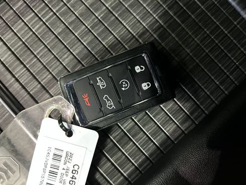 Used 2023 Jeep Wagoneer Series III w/ Preferred Equipment Group AWD/4WD image 21