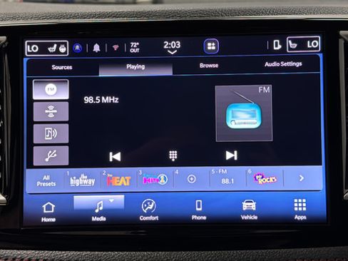 New 2027 Chrysler Pacifica Select FWD image 13