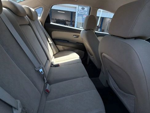 Used 2010 Hyundai Elantra GLS FWD image 17