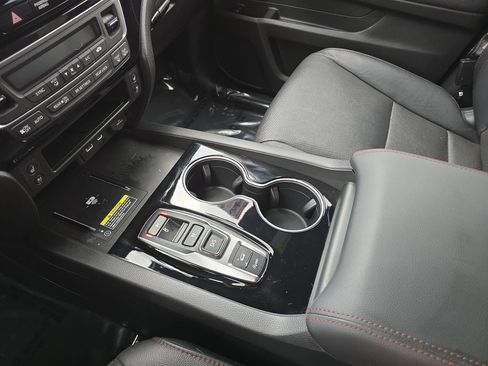 Certified 2024 Honda Passport Black Edition image 25