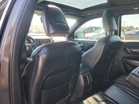 Used 2021 Jeep Cherokee High Altitude image 12