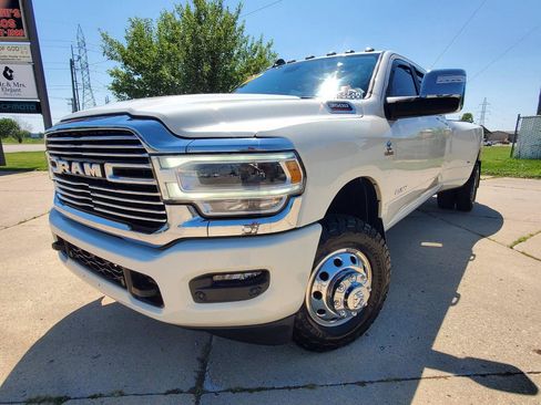Used 2024 RAM 3500 Laramie AWD/4WD image 5