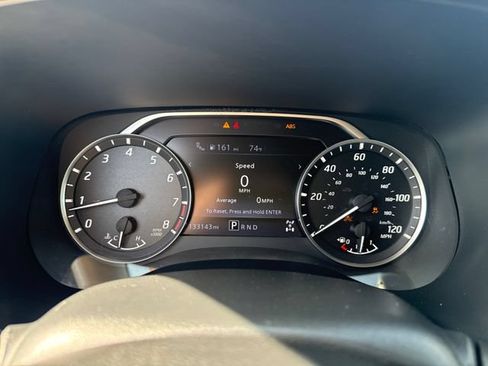 Used 2022 Nissan Frontier SV AWD/4WD image 17
