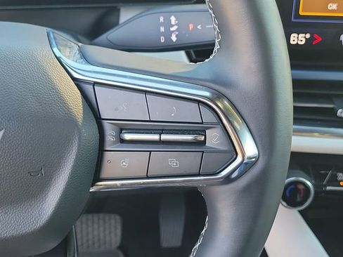 Certified 2025 Chevrolet Equinox EV LT image 24