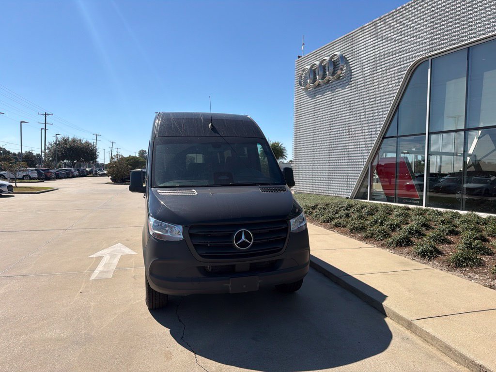 Used 2025 Mercedes-Benz Sprinter 2500 image 2