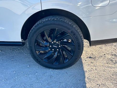 New 2025 Lincoln Navigator Reserve w/ Jet Appearance Package image 9