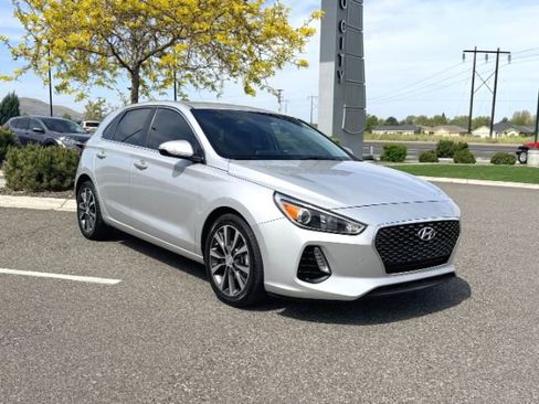 Used 2018 Hyundai Elantra GT w/ Style Package 02 FWD image 42