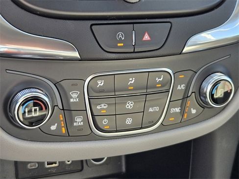 Used 2022 Chevrolet Equinox LT image 23