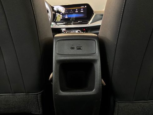 Used 2025 Chevrolet Trax LT FWD image 12