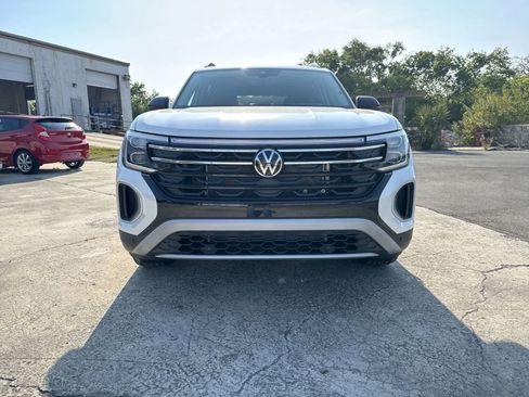 New 2026 Volkswagen Atlas Peak Edition AWD/4WD image 9