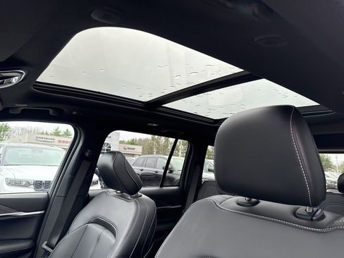 New 2025 Jeep Grand Cherokee Limited image 18