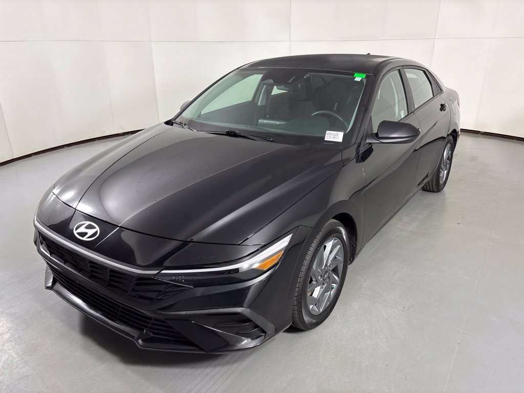 Used 2024 Hyundai Elantra SEL FWD image 4