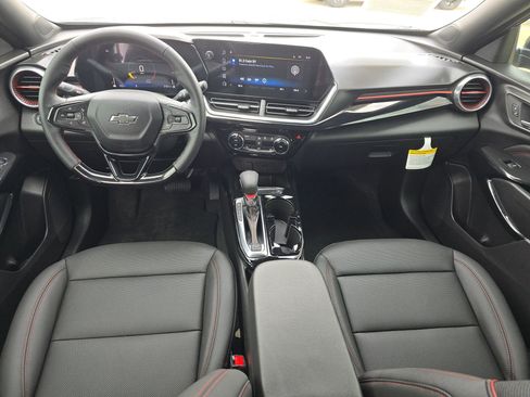 Used 2025 Chevrolet Trax RS w/ Driver Confidence Package image 14