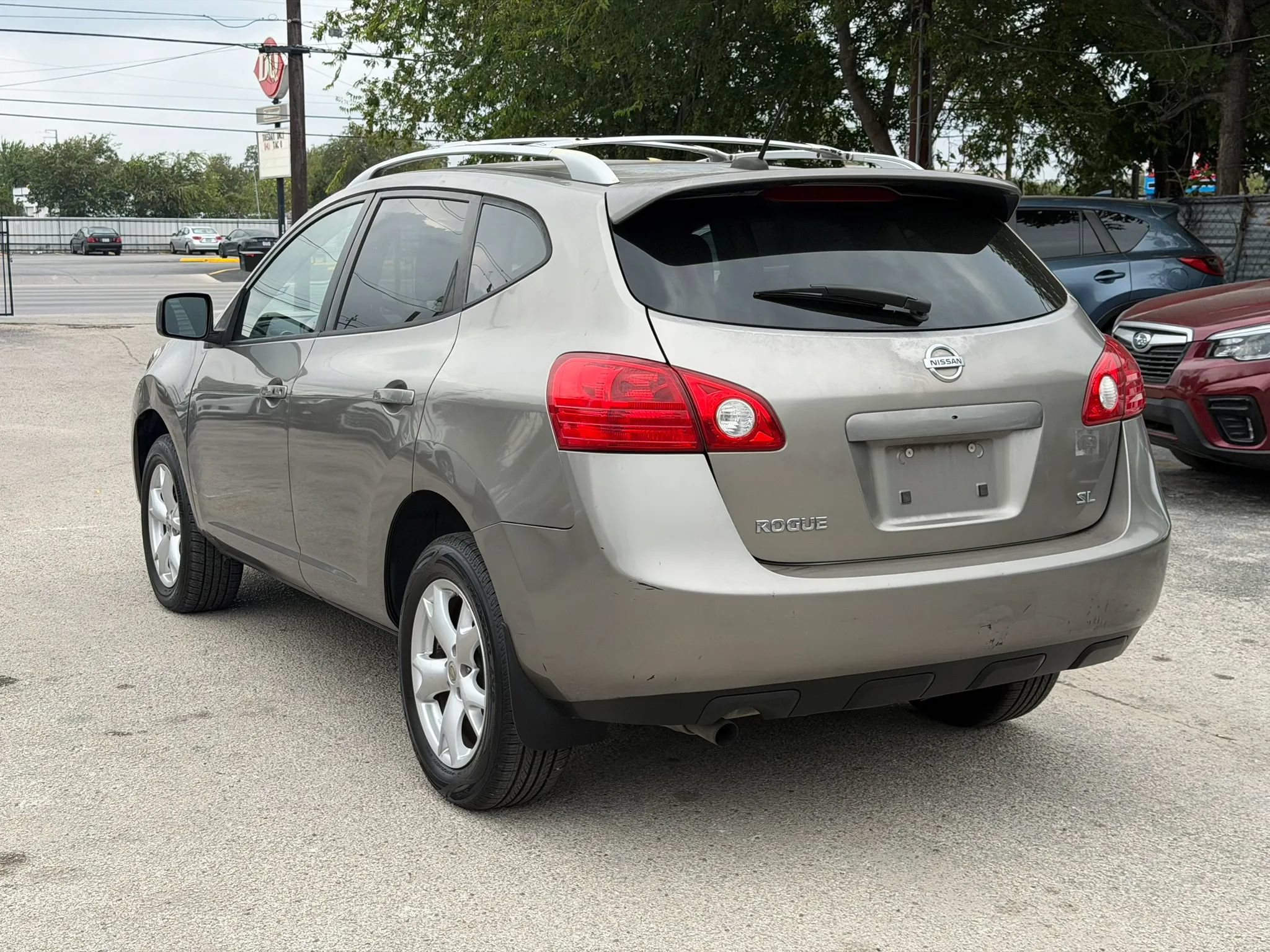 Used 2009 Nissan Rogue SL w/ Premium Pkg FWD image 4