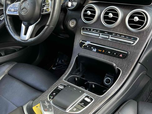 Used 2020 Mercedes-Benz GLC 300 4MATIC w/ Premium Package image 33