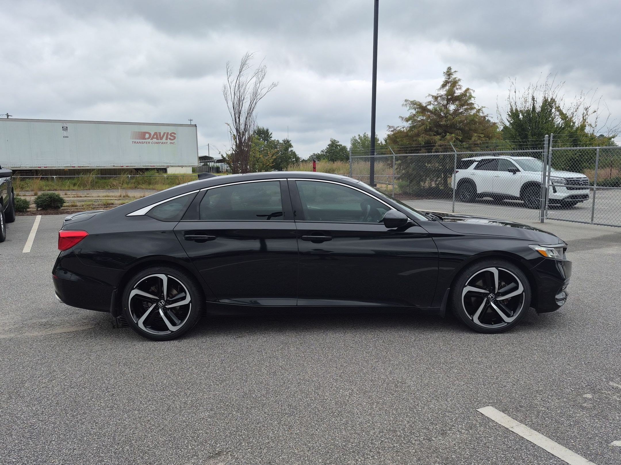 Used 2018 Honda Accord Sport image 2