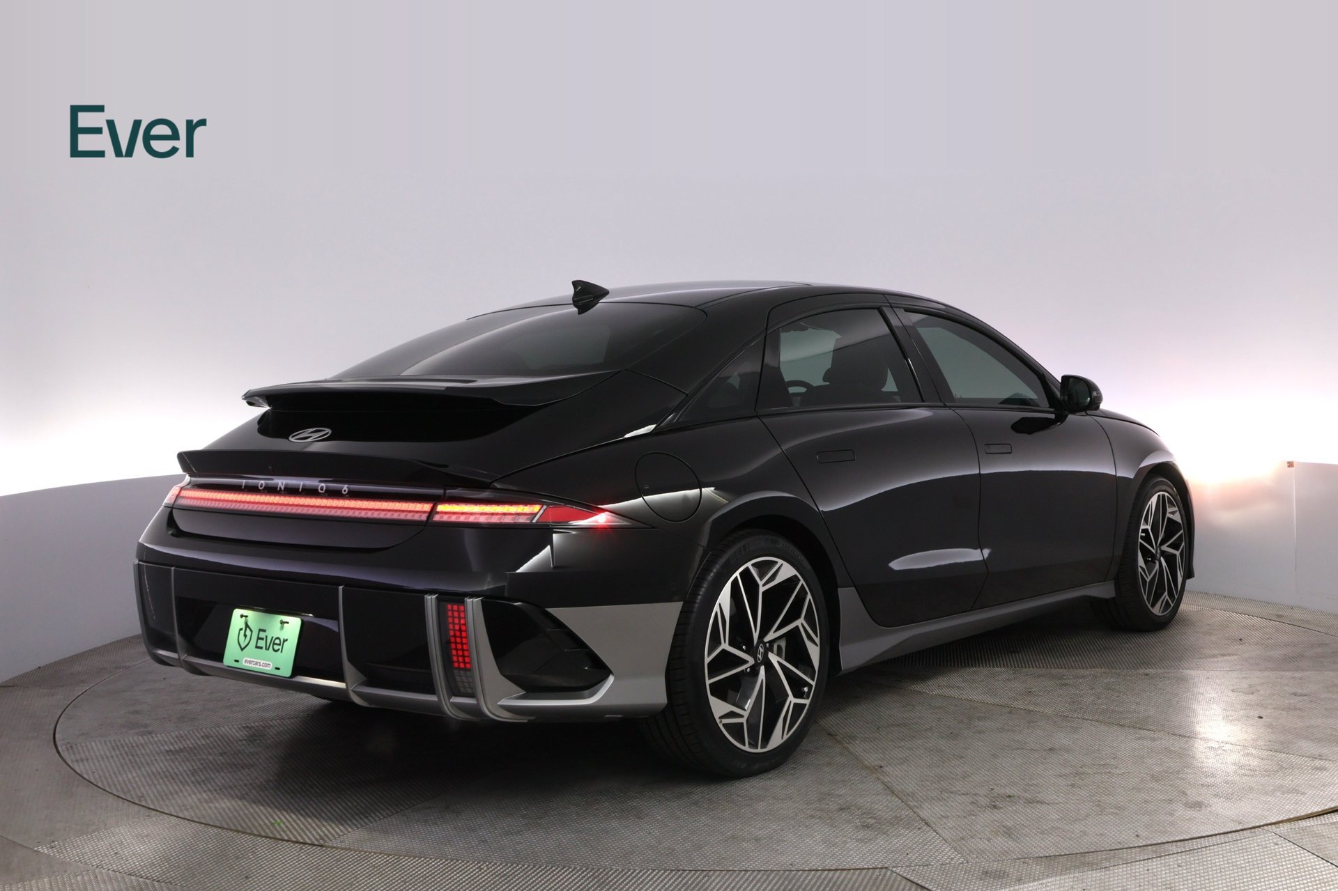 Used 2024 Hyundai Ioniq 6 Limited RWD image 3