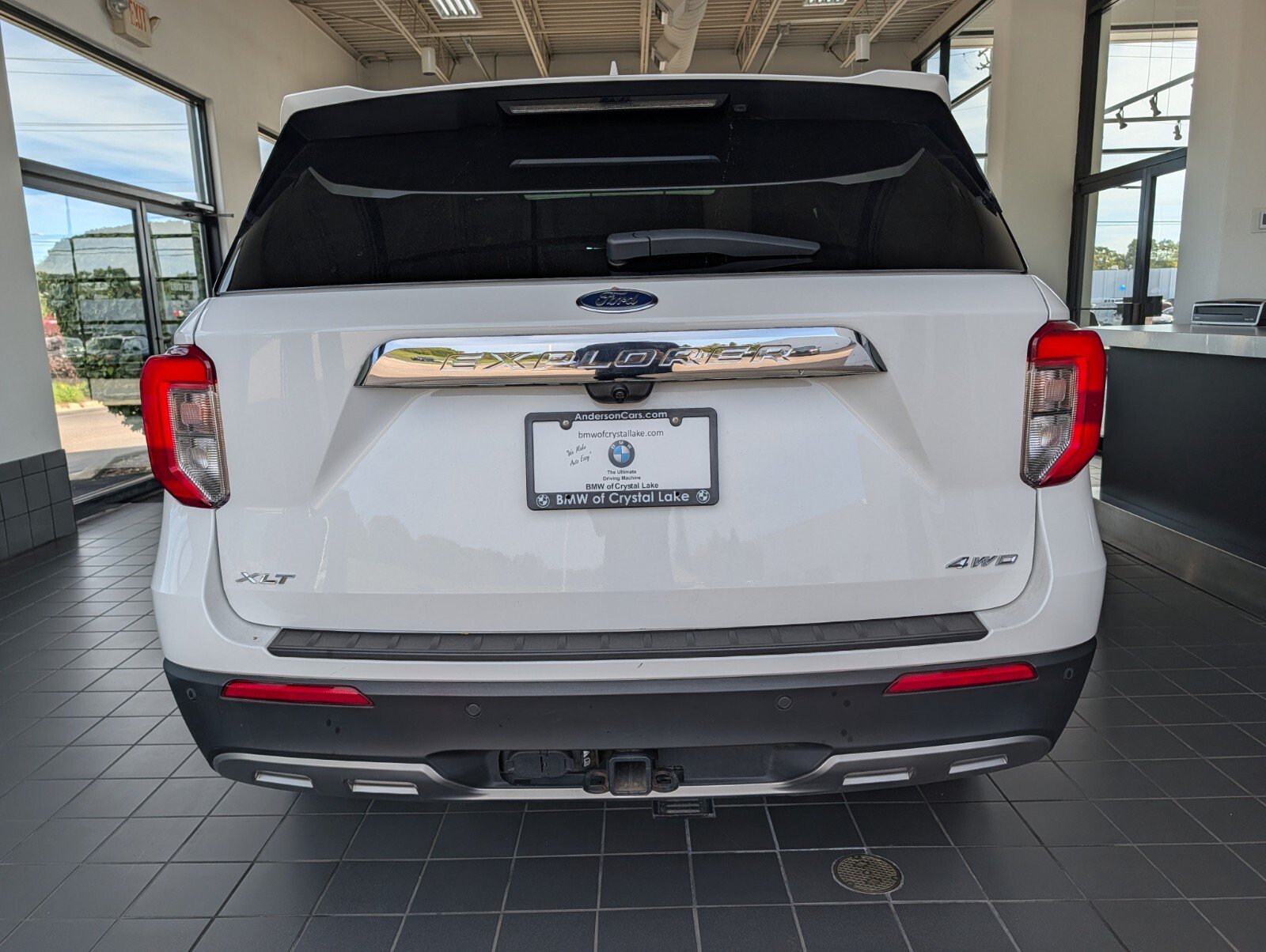Used 2022 Ford Explorer XLT w/ Equipment Group 202A AWD/4WD image 3