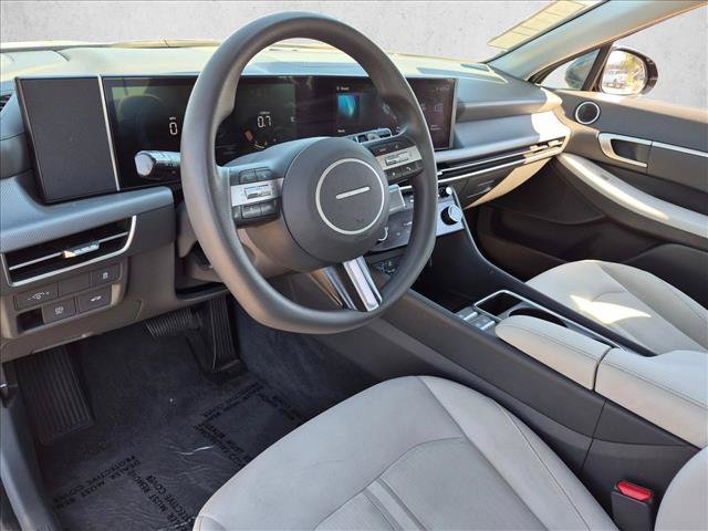 Used 2025 Hyundai Sonata SEL FWD image 12