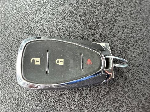 Used 2020 Chevrolet Equinox LS w/ LPO, Floor Liner Package FWD image 27