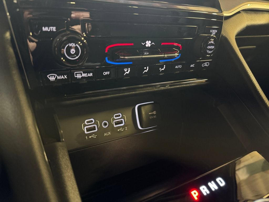 New 2025 Jeep Grand Cherokee Laredo X AWD/4WD image 30