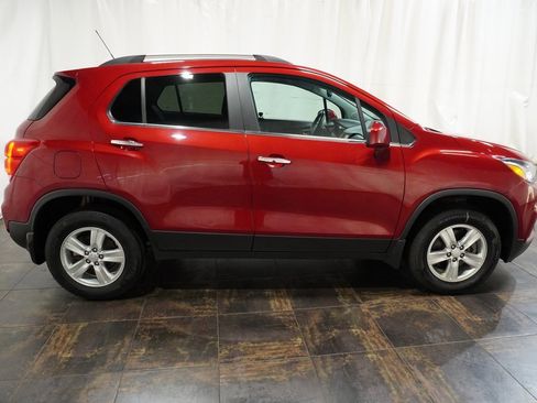Used 2018 Chevrolet Trax LT w/ LT Convenience Package image 4
