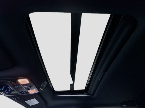 Used 2021 Toyota Tacoma TRD Off-Road w/ TRD Premium Off Road Package image 12