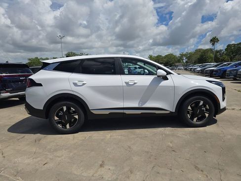 New 2026 Kia Sportage LX FWD image 9