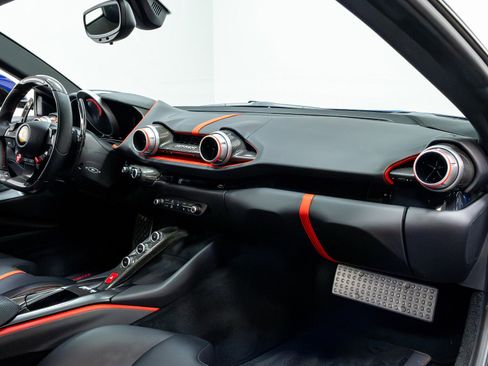 Used 2019 Ferrari 812 Superfast image 29