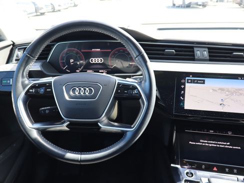 Used 2021 Audi e-tron Premium Plus w/ Premium Plus Package image 9
