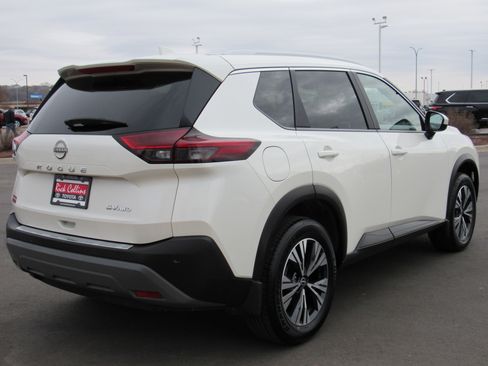 Used 2023 Nissan Rogue SV w/ SV Premium B Package image 6