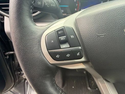 Used 2023 Ford Explorer XLT w/ Equipment Group 202A AWD/4WD image 14