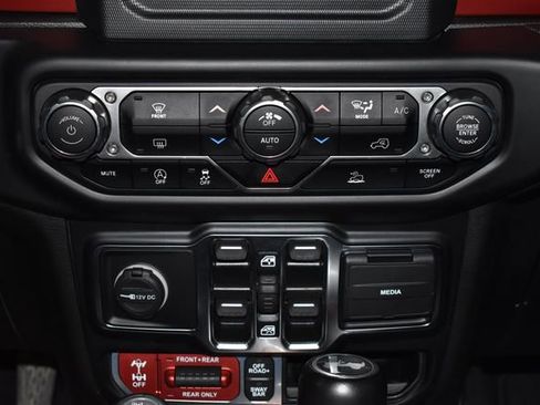 Used 2021 Jeep Wrangler Unlimited Rubicon w/ Dual Top Group image 16