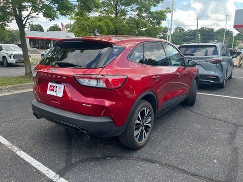Used 2021 Ford Escape SE w/ SE Sport Appearance Package AWD/4WD image 5