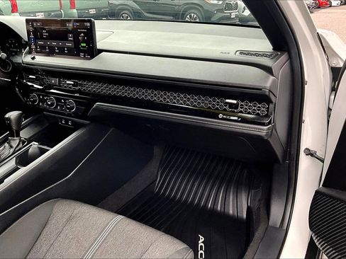 Used 2023 Honda Accord Sport image 15