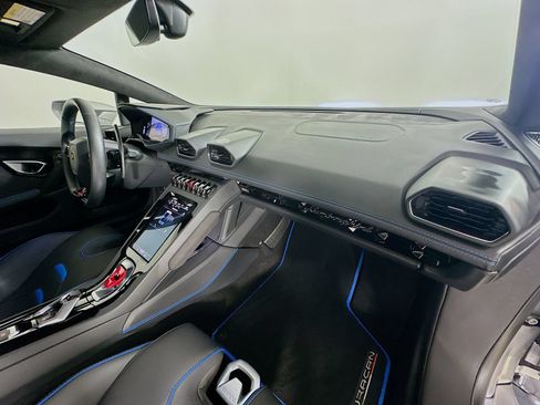 Used 2023 Lamborghini Huracan EVO RWD image 40