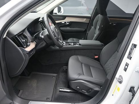 Used 2026 Volvo XC90 T8 Plus w/ Protection Package Premier image 18